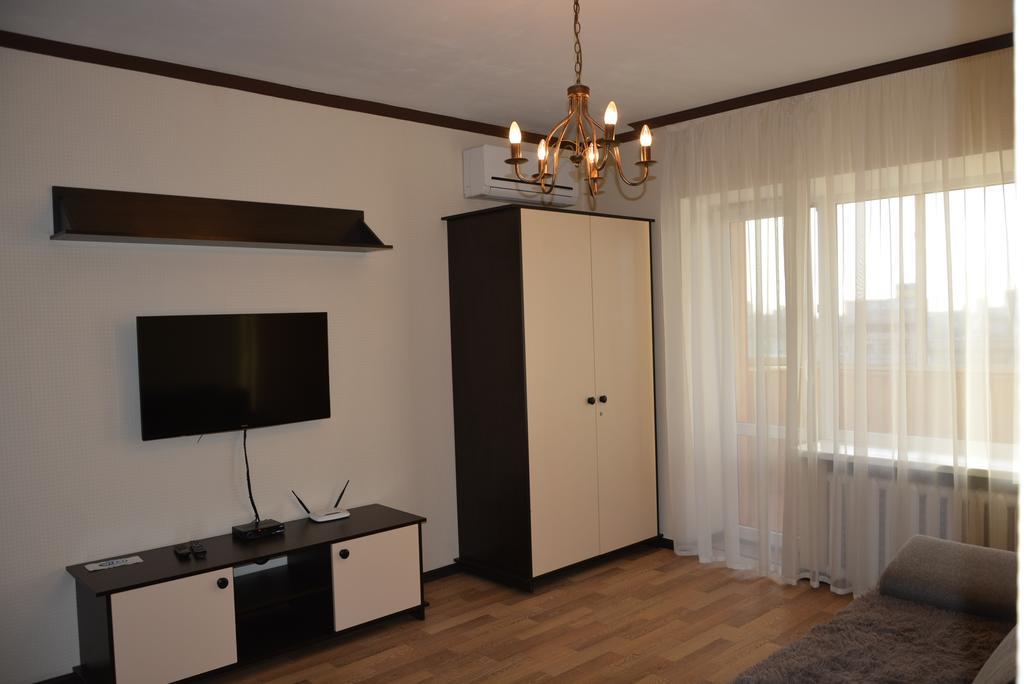 Apartments In The Heart Of Dnipro Bagian luar foto